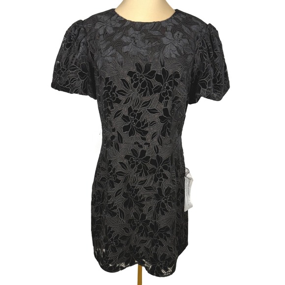 Dress the Population Dresses & Skirts - NWT Dress the Population Elsie Black Cut out Velvet Lace Cocktail Dress Sz L
